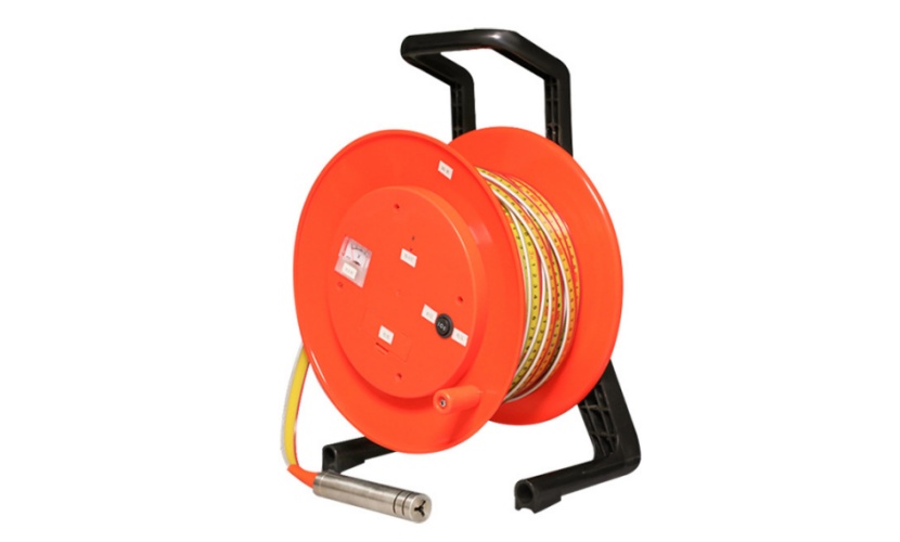 Steel ruler water level gauge